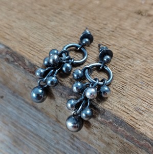 Kolczyki - małe kule na obręczy