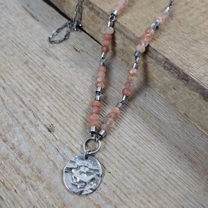 Naszyjnik - kamień słoneczny z blaszką