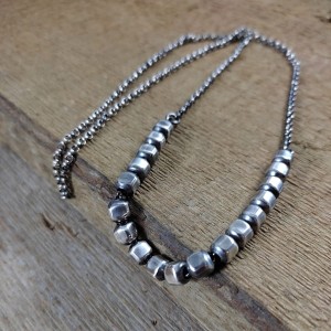 Naszyjnik - srebrne sześciany